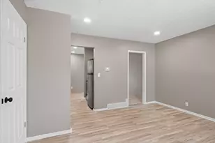 2331 Dunning Ct, Columbus, OH 43219 - Photo 6