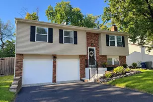 3752 Cypress Creek Dr, Columbus, OH 43228 - Photo 1