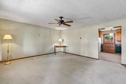 142 Heath Lane, New Holland, OH 43145 - Photo 4