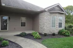 5 Claire Ct, Circleville, OH 43113 - Photo 2