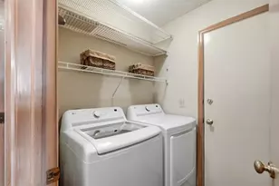 1564 Whitcombe Way, Columbus, OH 43228 - Photo 16