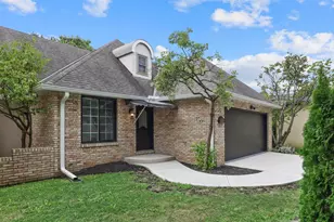 1855 Fontenay Ct, Columbus, OH 43235 - Photo 2
