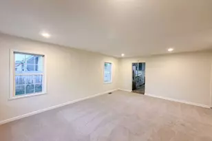 1979 E Cooke Rd, Columbus, OH 43224 - Photo 8
