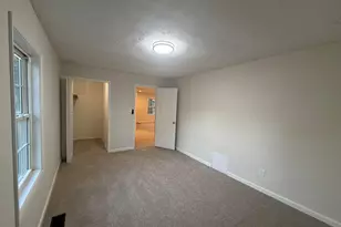 1979 E Cooke Rd, Columbus, OH 43224 - Photo 10