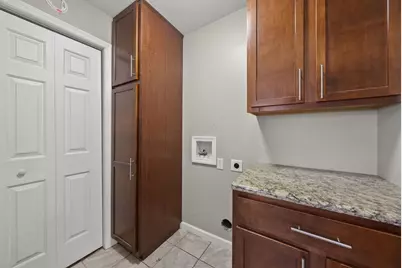 284 Madison Drive N, West Jefferson, OH 43162 - Photo 8