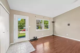 5912 Honbury Ct, Dublin, OH 43017 - Photo 2