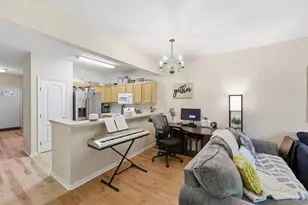 6366 Edgecreek Ln, Columbus, OH 43231 - Photo 8