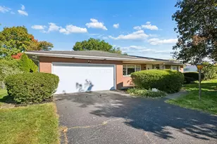 5450 Sandalwood Blvd, Columbus, OH 43229 - Photo 2