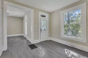 229 N Spring St, Logan, OH 43138 - Photo 8