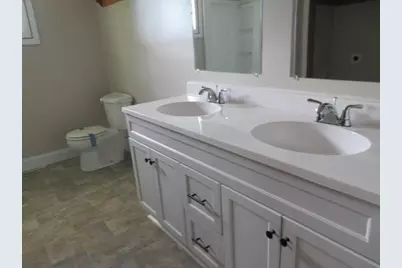 2740 Village Drive, Zanesville, OH 43701 - Photo 16