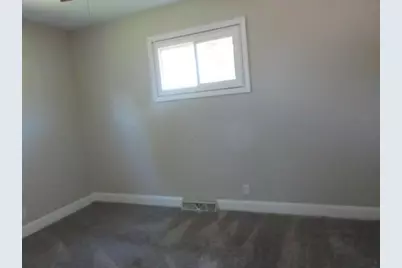 2740 Village Drive, Zanesville, OH 43701 - Photo 26