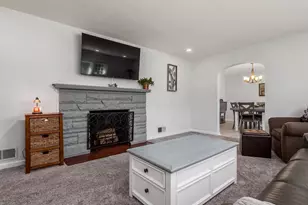 2033 Normandy Cir, Zanesville, OH 43701 - Photo 4