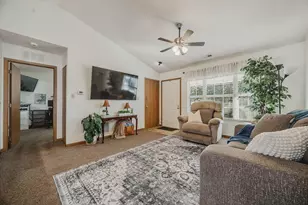 8612 Victoria Meadow Ln, Reynoldsburg, OH 43068 - Photo 12
