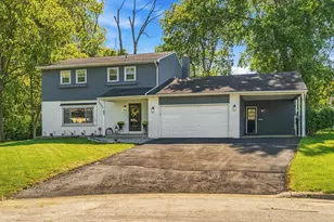 861 Brentford Dr, Columbus, OH 43220 - Photo 2