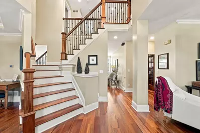 372 Ashmoore Circle E, Powell, OH 43065 - Photo 2