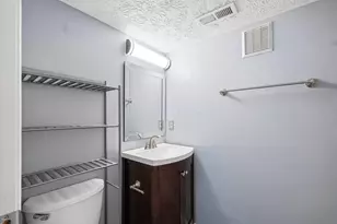 2928 Daisy Ln, Columbus, OH 43204 - Photo 22