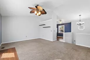 2928 Daisy Ln, Columbus, OH 43204 - Photo 6