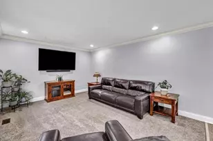 3632 Mountshannon Rd, Columbus, OH 43221 - Photo 8
