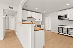 937 Hilock Rd, Columbus, OH 43207 - Photo 8