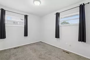 664 Georgian Dr, Columbus, OH 43228 - Photo 18