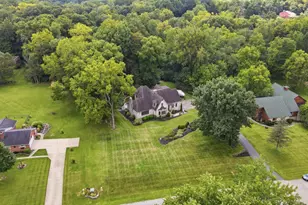 609 Aberfelda Dr, Springfield, OH 45504 - Photo 2