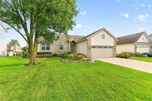 3542 Lake Louise Dr, Grove City, OH 43123 - Photo 2