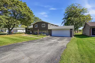 145 Gibson Ct, Tiffin, OH 44883 - Photo 2