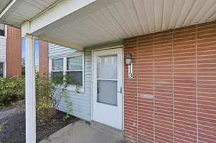 113 Buckeye Cir, Columbus, OH 43217 - Photo 2