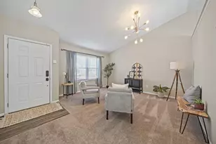1322 Brookforest Dr, Columbus, OH 43204 - Photo 2