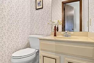4261 Chaucer Ln, Columbus, OH 43220 - Photo 22