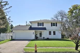 2271 Maplewood Dr, Columbus, OH 43229 - Photo 1