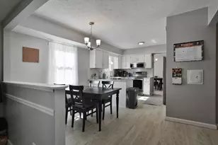 2271 Maplewood Dr, Columbus, OH 43229 - Photo 14