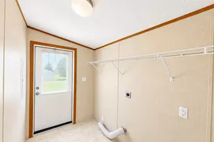 5920 Foxfire Dr, Zanesville, OH 43701 - Photo 14
