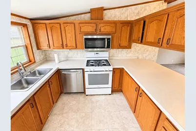 5920 Foxfire Drive, Zanesville, OH 43701 - Photo 6
