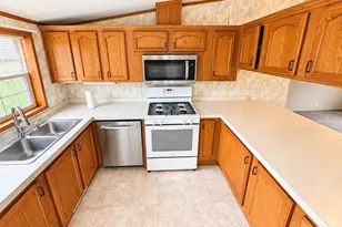 5920 Foxfire Dr, Zanesville, OH 43701 - Photo 6