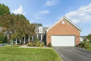 5998 Naughten Pond Dr, Columbus, OH 43213 - Photo 2