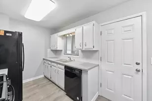1327 Marble Dr, Columbus, OH 43227 - Photo 18