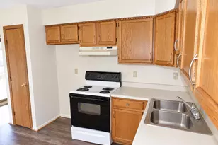1054 Esther Dr, Columbus, OH 43207 - Photo 6