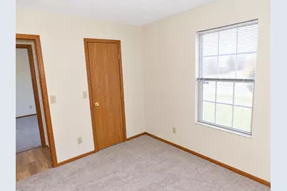 1054 Esther Drive, Columbus, OH 43207 - Photo 12