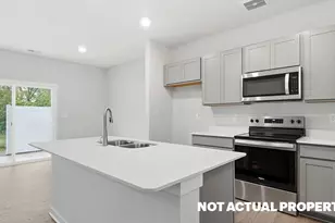 6266 Marinelli Dr N, Columbus, OH 43228 - Photo 8