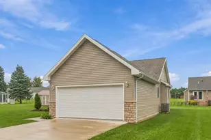 1165 Edgewood Dr, Upper Sandusky, OH 43351 - Photo 4