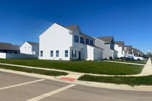 521 Walker Pointe Dr, Commercial Point, OH 43116 - Photo 4