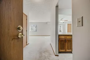 3967 Karl Rd, Columbus, OH 43224 - Photo 6