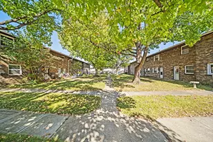 2370 Woodbrook Cir S, Columbus, OH 43223 - Photo 4