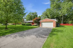 5123 Dobbs Dr, Dayton, OH 45440 - Photo 2
