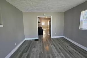 2071 Argyle Dr, Columbus, OH 43219 - Photo 6