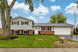 2489 Parlin Dr, Grove City, OH 43123 - Photo 1