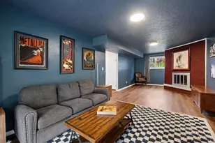 958 Thomas Ln, Columbus, OH 43220 - Photo 32