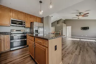 159 Chestnut Commons Dr, Commercial Point, OH 43116 - Photo 16