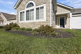 963 Governor's Cir, Lancaster, OH 43130 - Photo 2